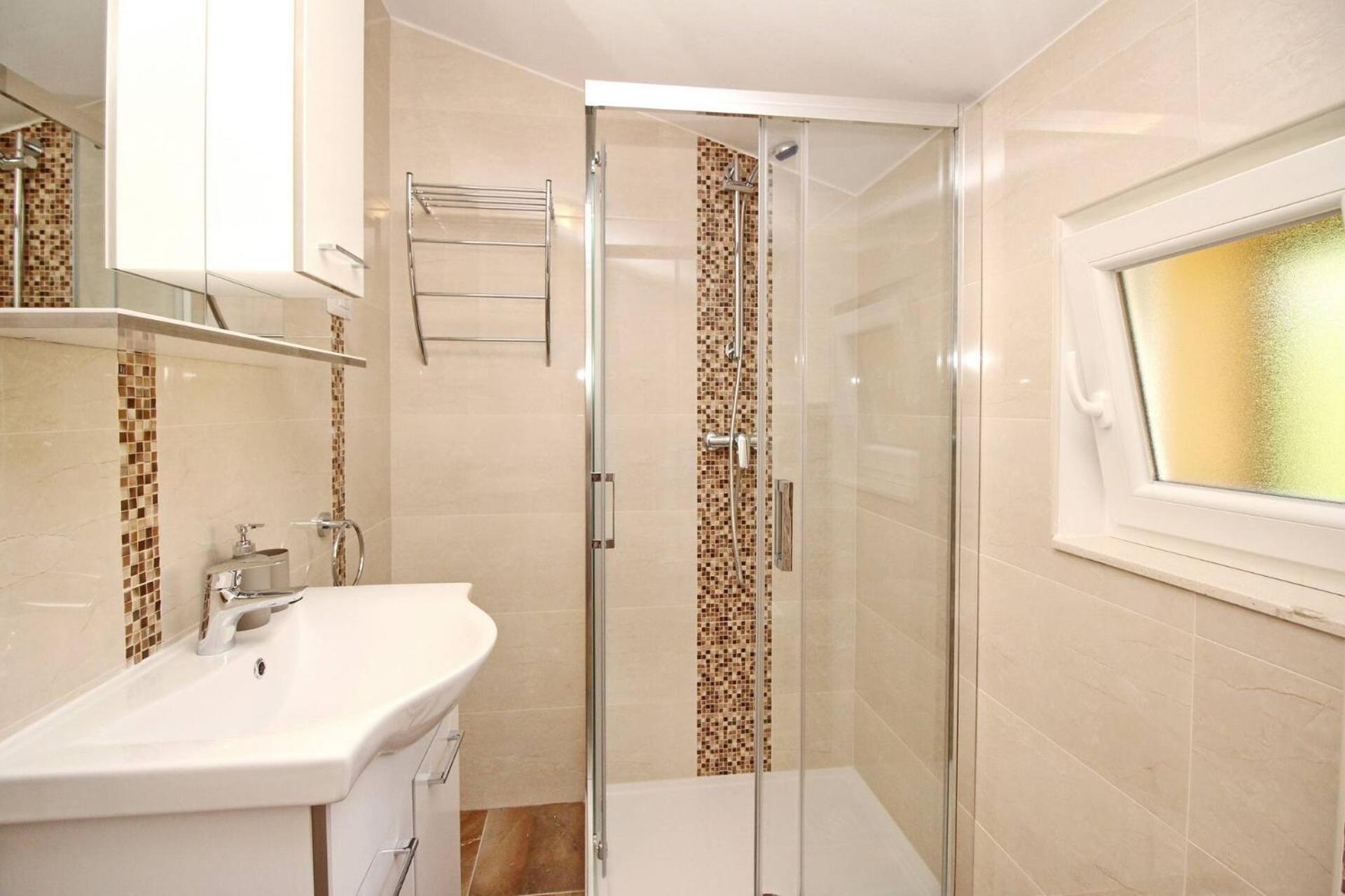 Sunshine Residence Baska Екстериор снимка