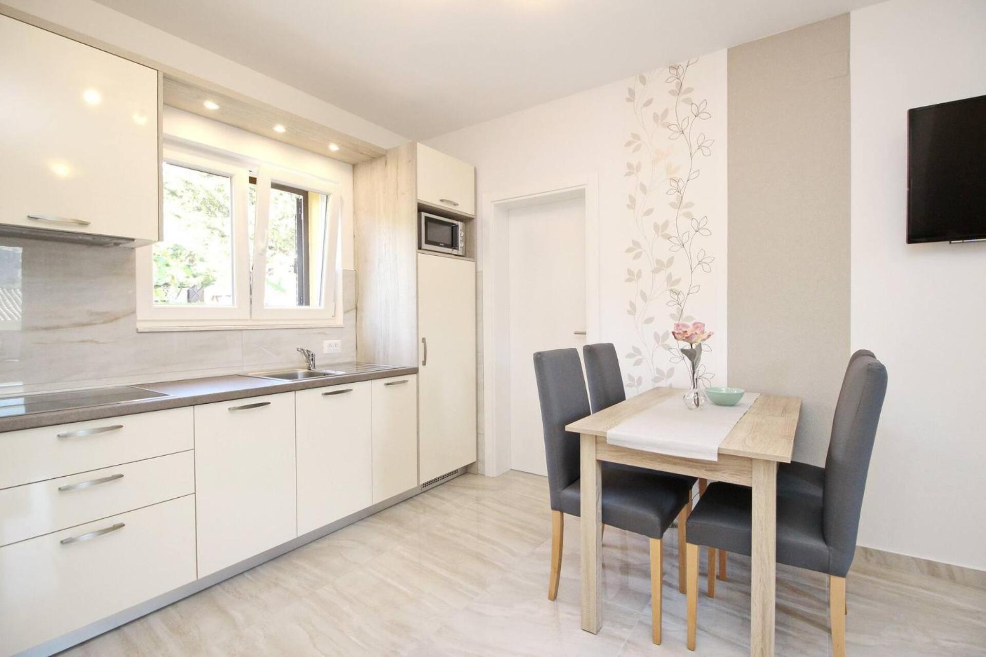 Sunshine Residence Baska Екстериор снимка